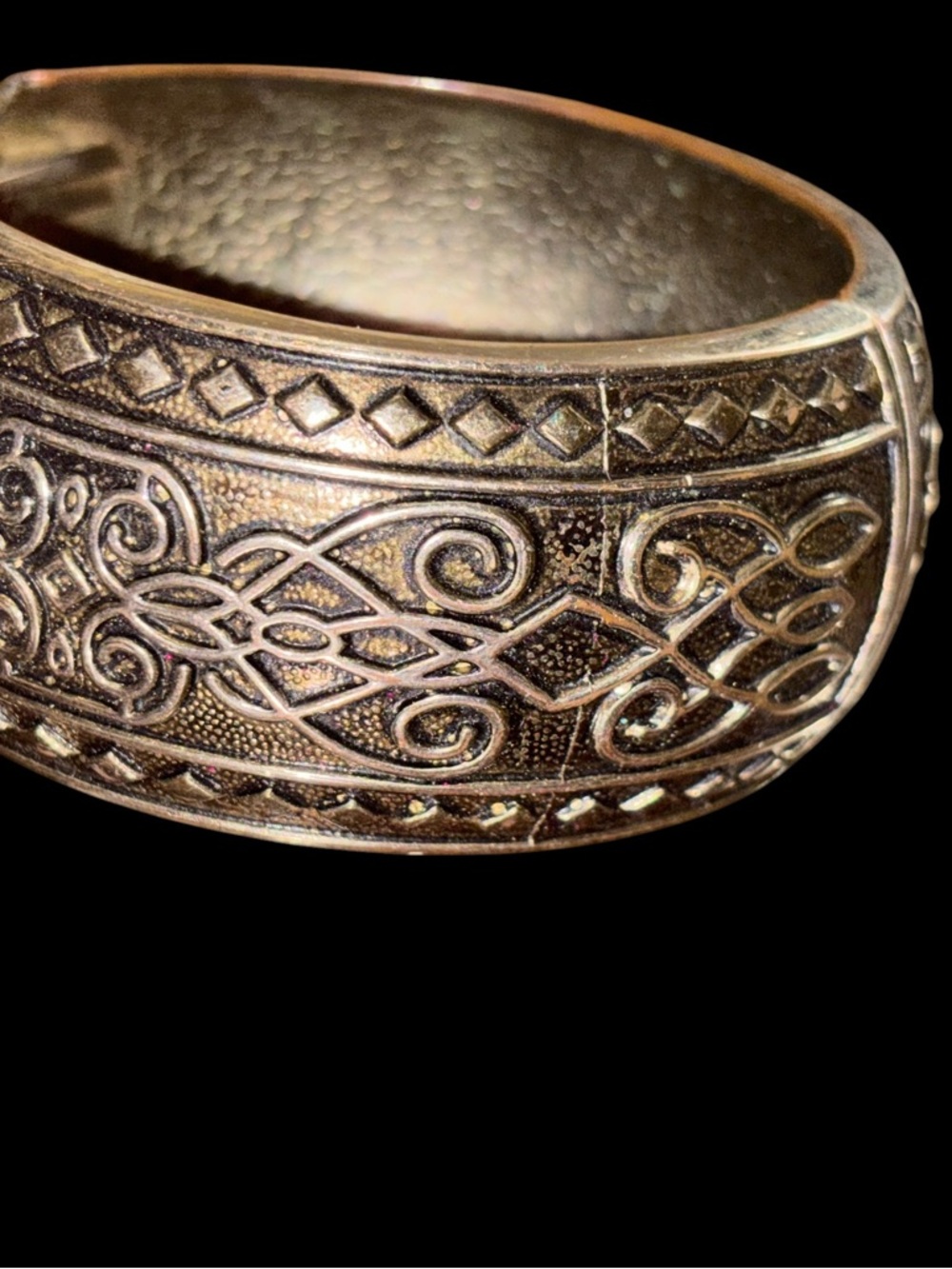 Vintage Engraved Metal like or Silvertone Cuff Bracelet - Antique Finish - Picture 5 of 5